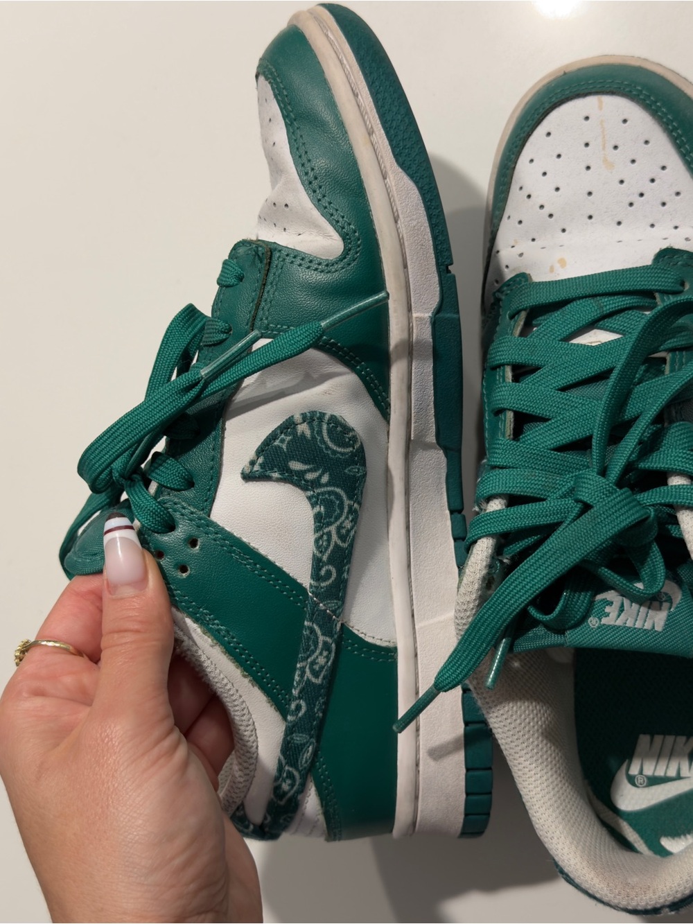 Nike Green and White Low-Top Sneakers with Patterned Swoosh - Picture 6 of 7